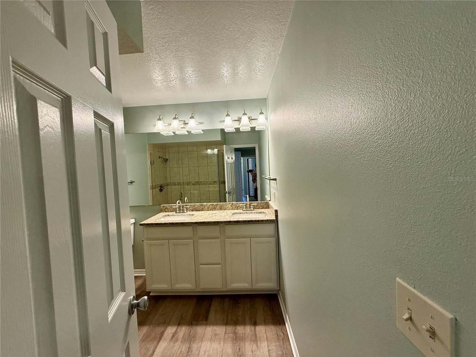 1662 TREMONT LANE — photo 27 of 56