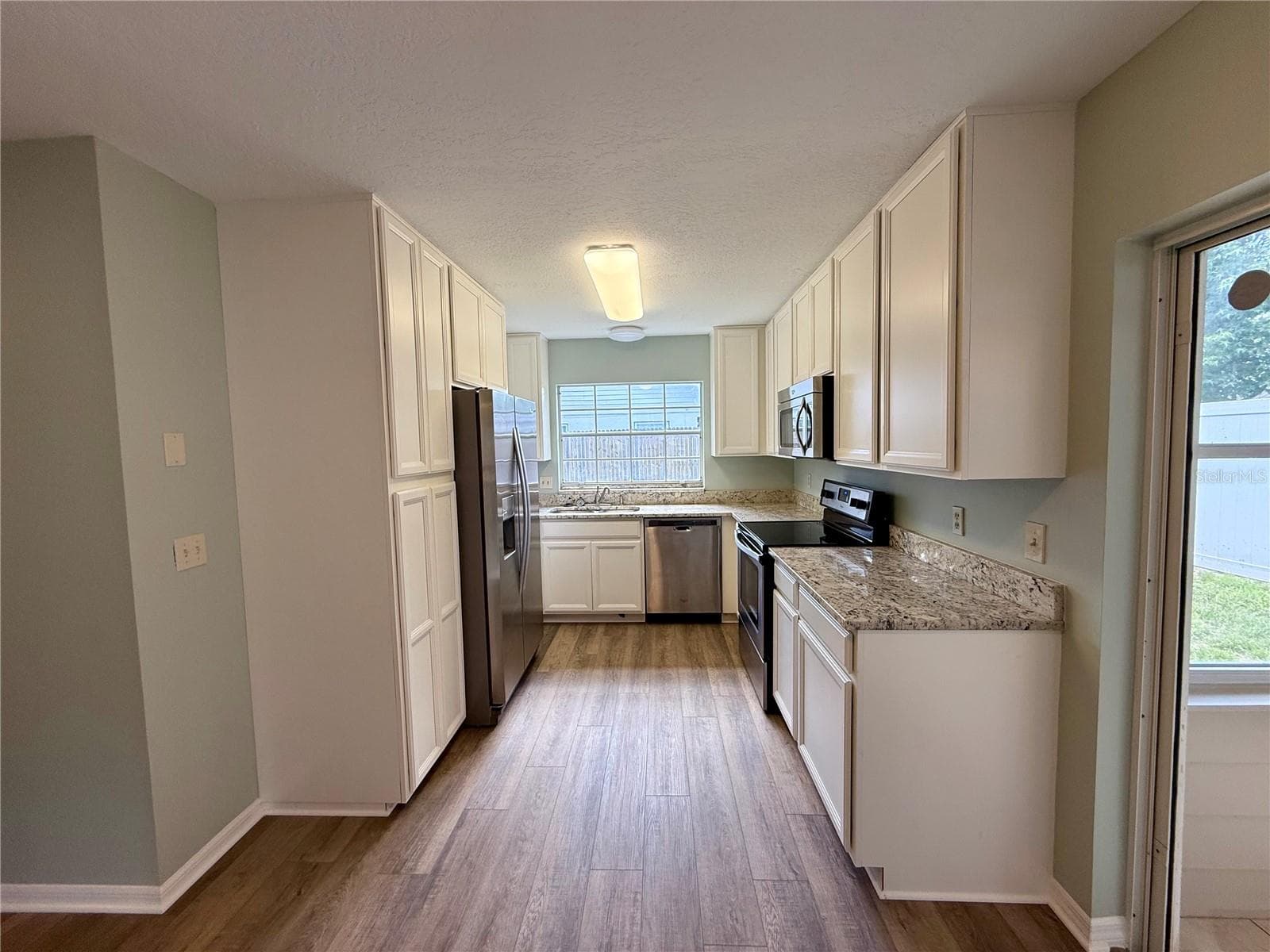 1662 TREMONT LANE — photo 11 of 56