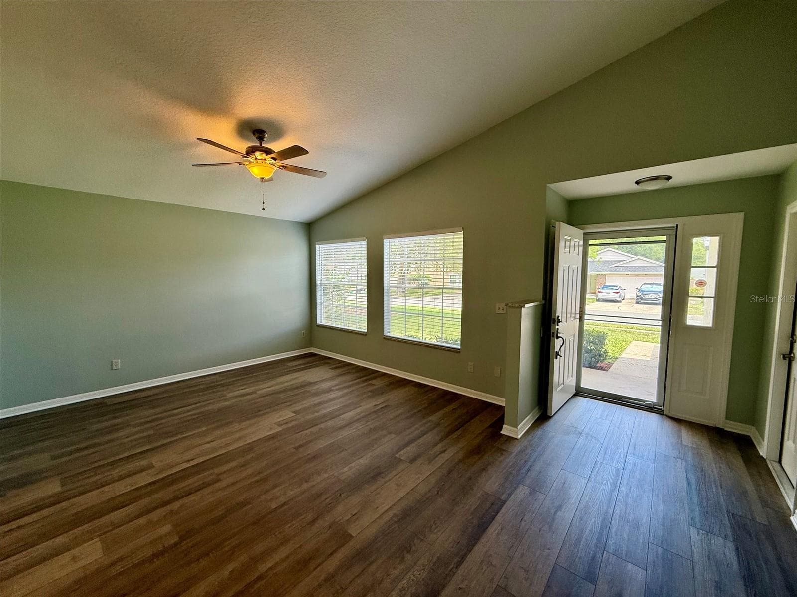 1662 TREMONT LANE — photo 6 of 56
