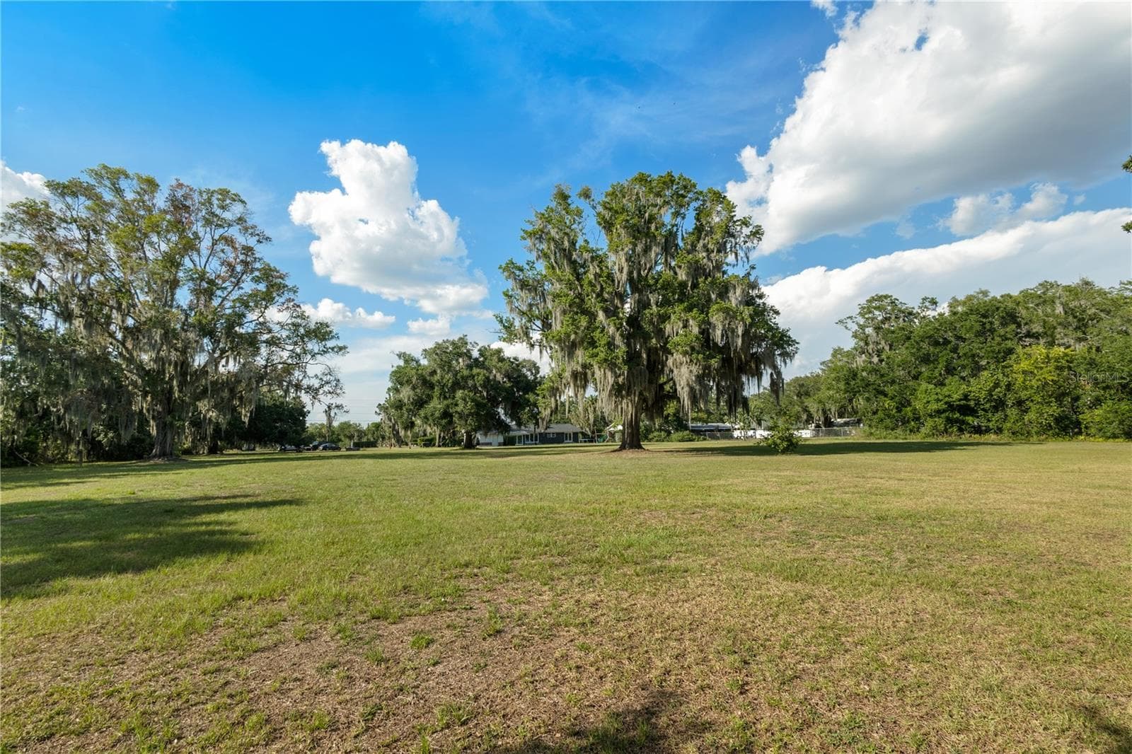 511 LAKE MIRIAM DRIVE — photo 10 of 16