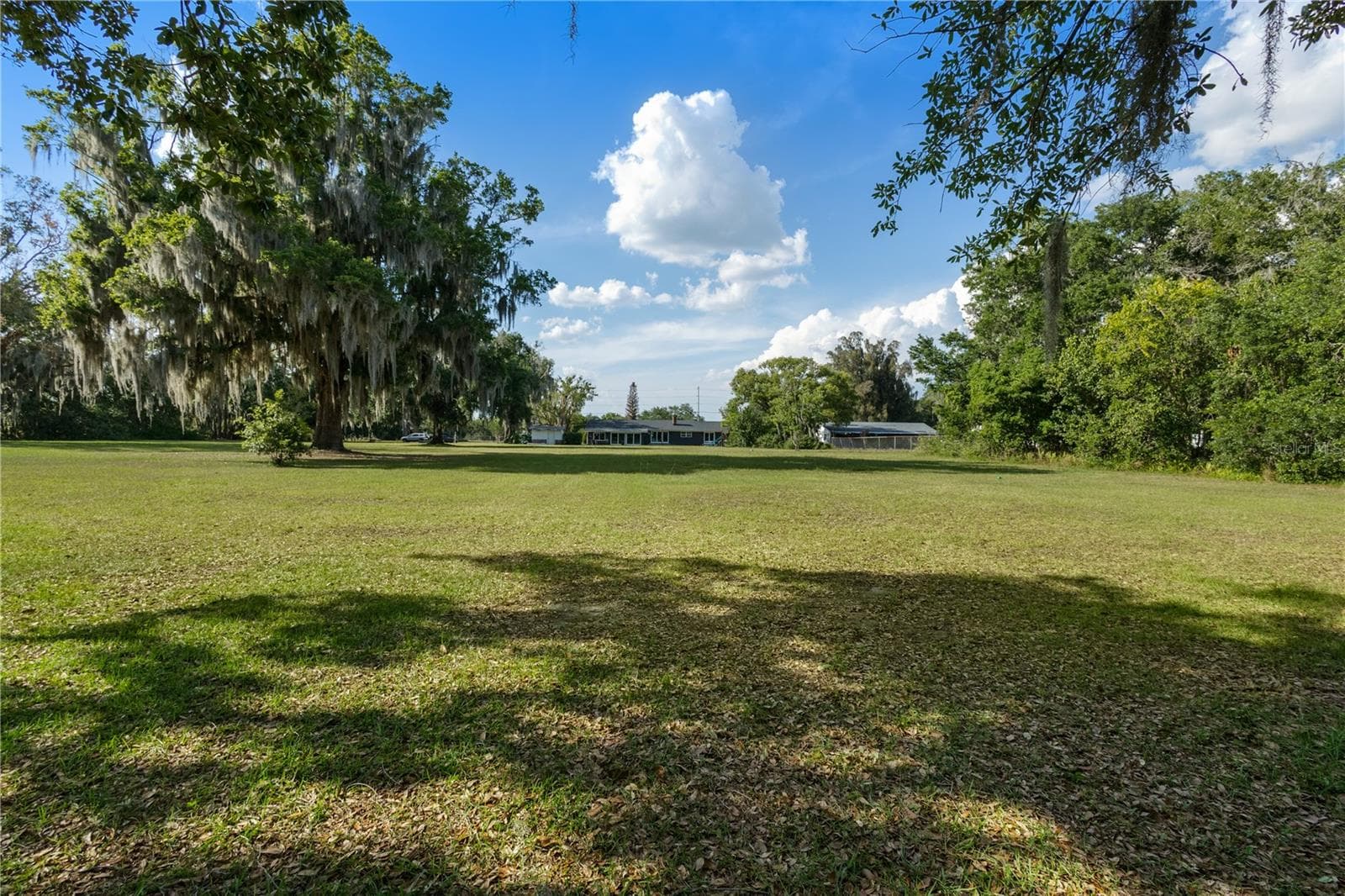 511 LAKE MIRIAM DRIVE — photo 11 of 16