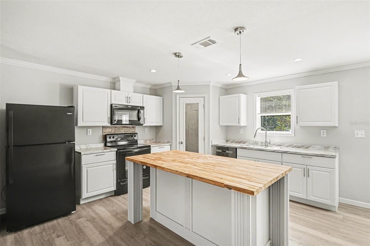 23950 BASS ROAD — photo 2 of 16