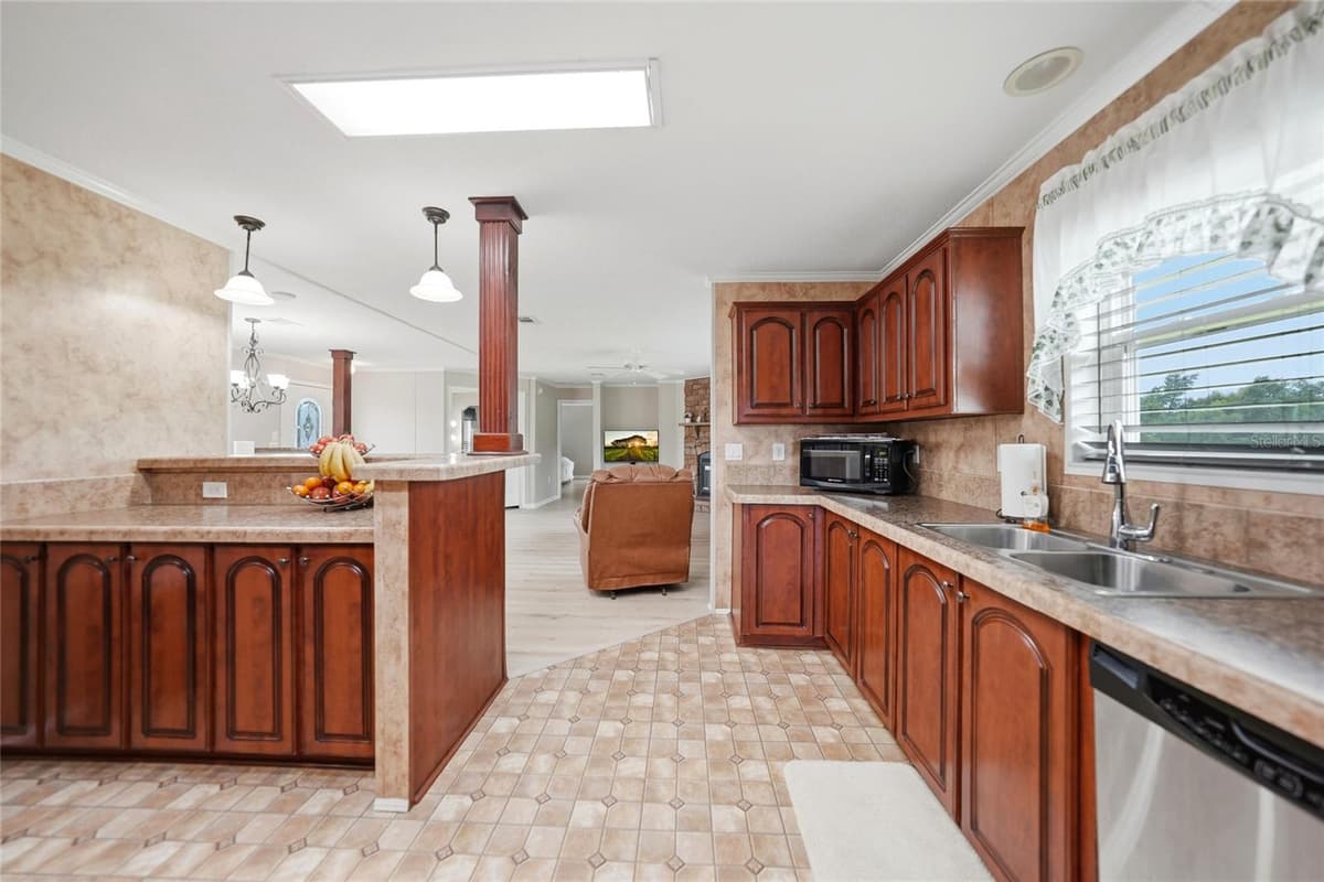 11354 SOUTH HOG BAY AVENUE — photo 16 of 62