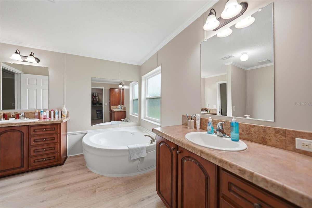 11354 SOUTH HOG BAY AVENUE — photo 25 of 62