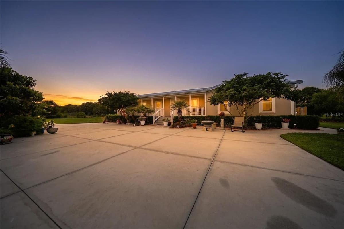 11354 SOUTH HOG BAY AVENUE — photo 4 of 62