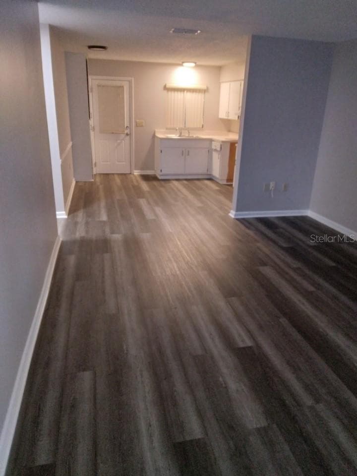 27 RAYMOND STREET — photo 2 of 7
