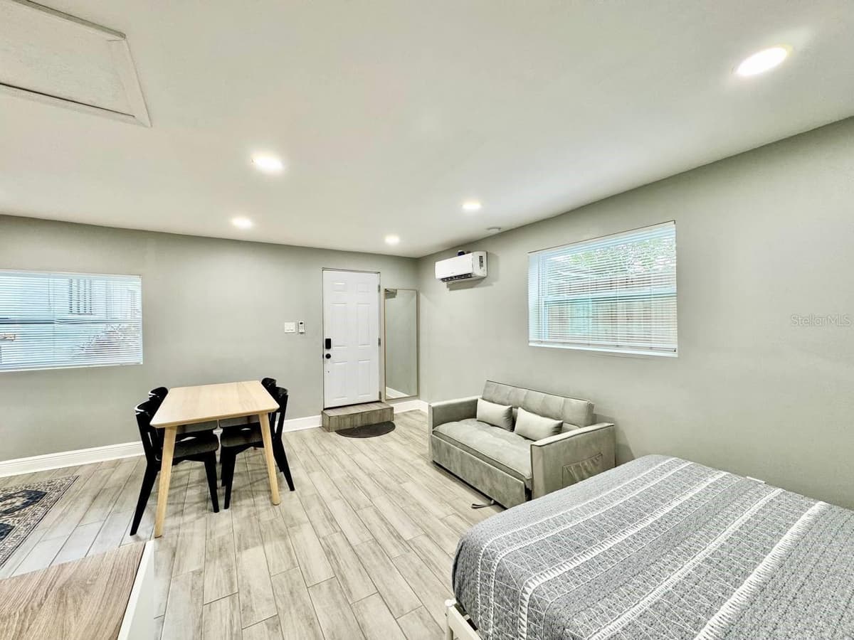 1803 FRIERSON AVENUE — photo 10 of 15