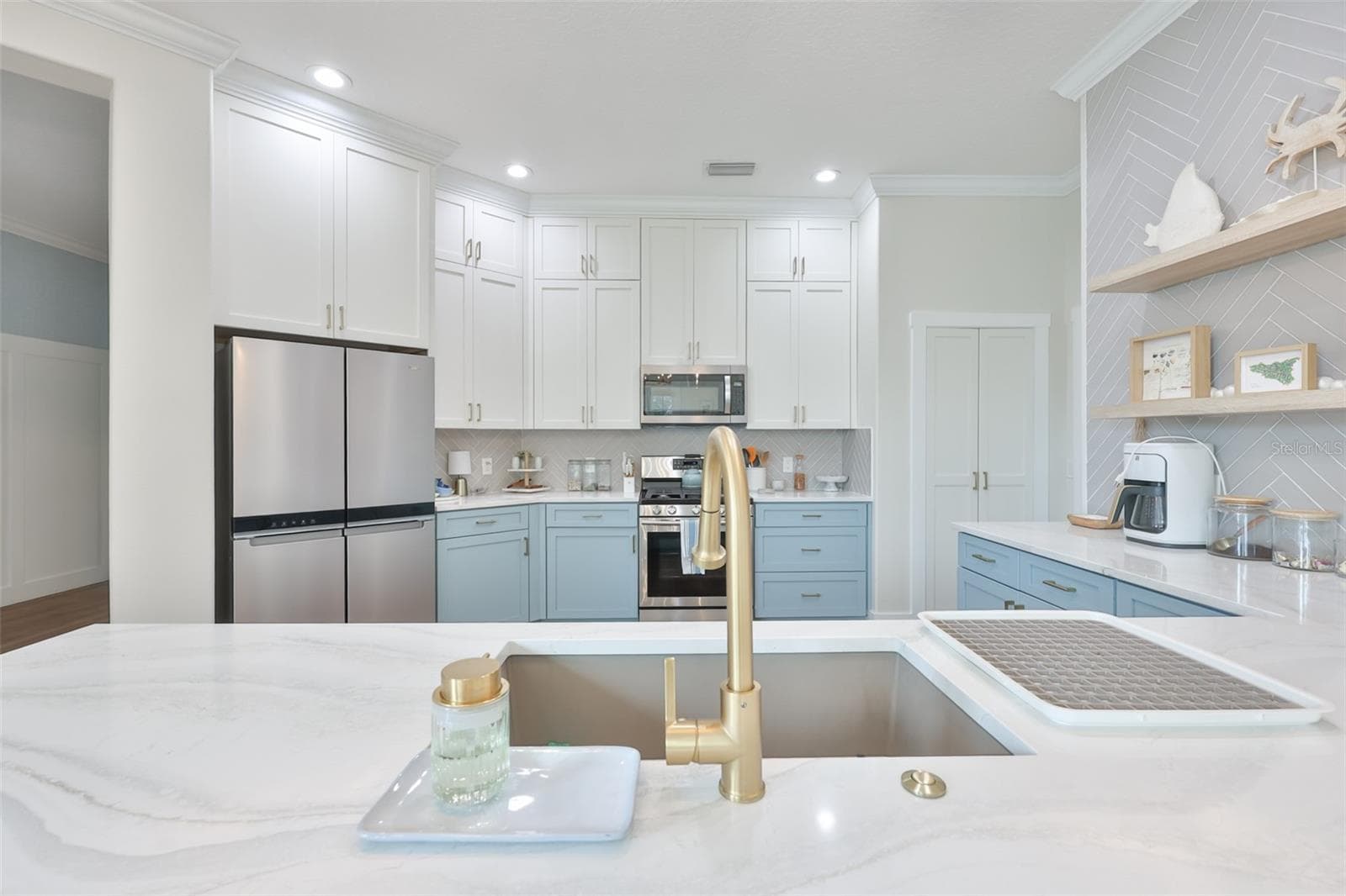 404 ISLEBAY DRIVE — photo 33 of 60
