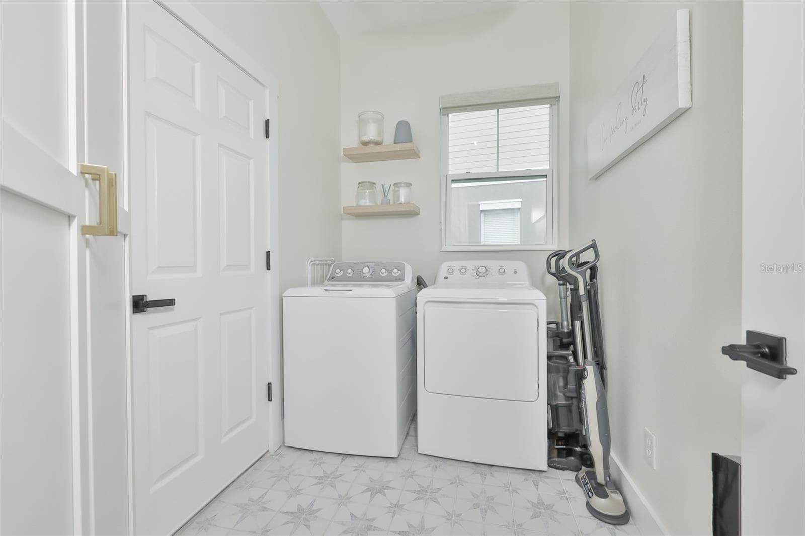 404 ISLEBAY DRIVE — photo 46 of 60