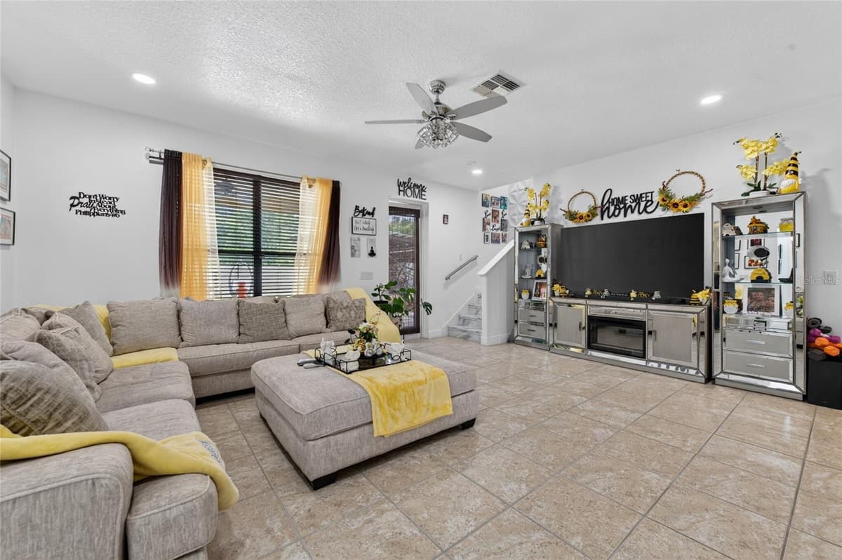 1801 WATERSIDE OAKS DRIVE — photo 13 of 44
