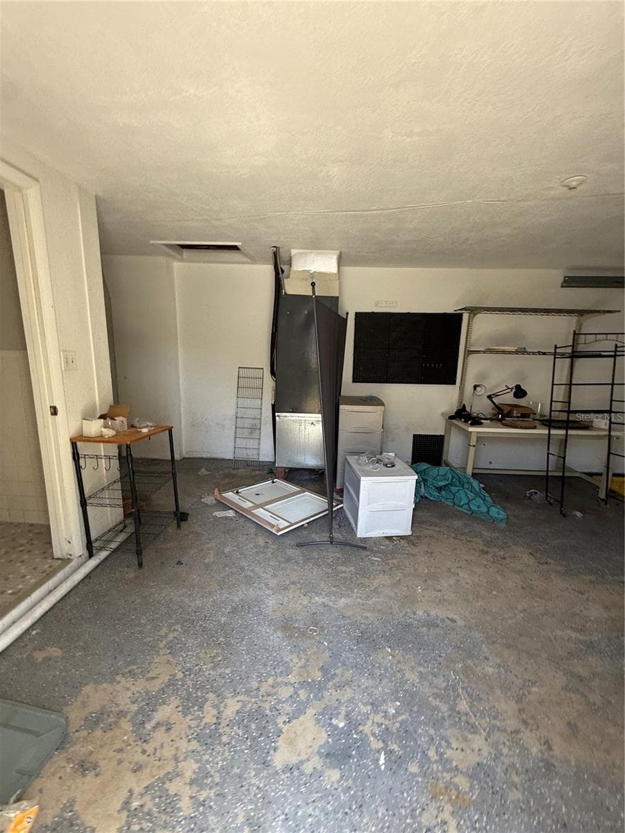 Unknown — photo 22 of 25