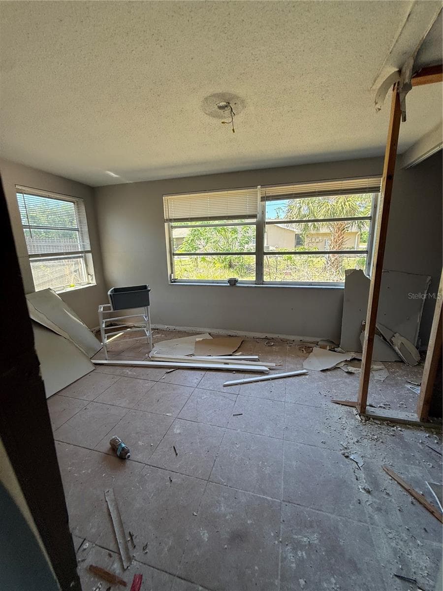 Unknown — photo 12 of 25