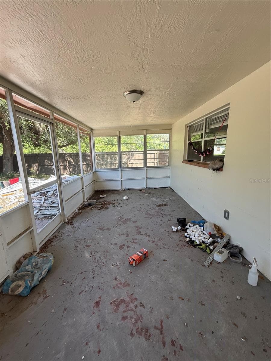 Unknown — photo 14 of 25