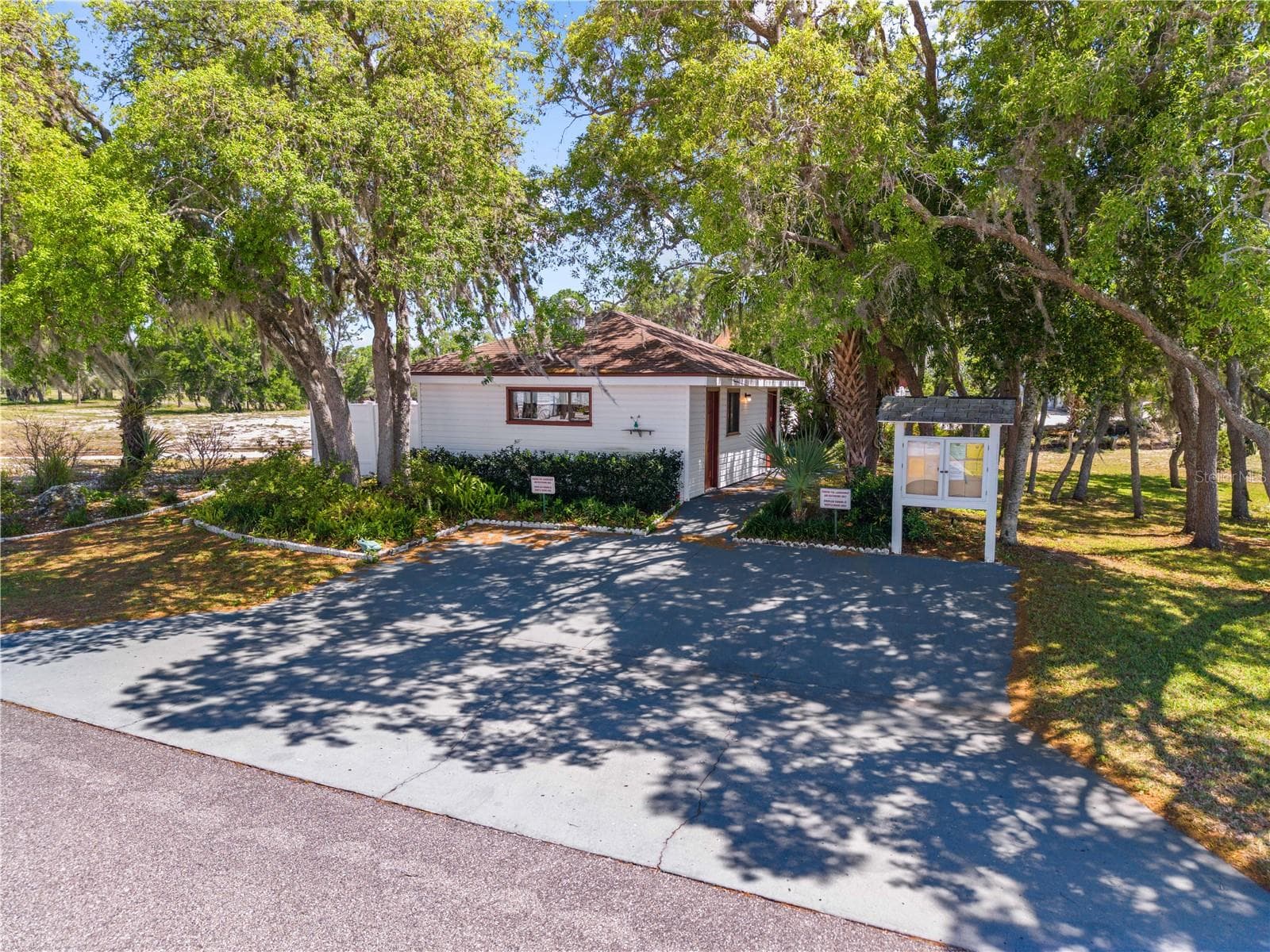 34 FAIRVIEW DRIVE — photo 5 of 38
