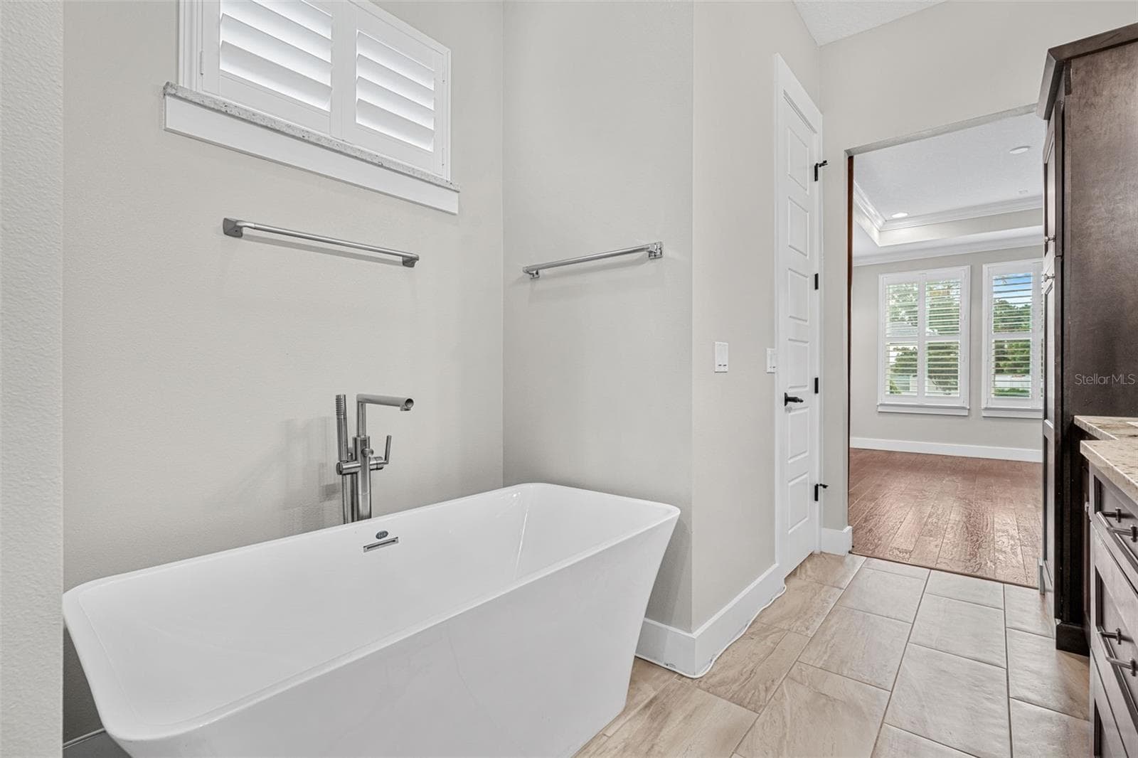 437 CAPEN AVENUE — photo 24 of 36