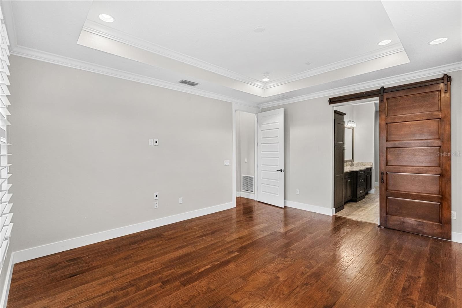 437 CAPEN AVENUE — photo 22 of 36