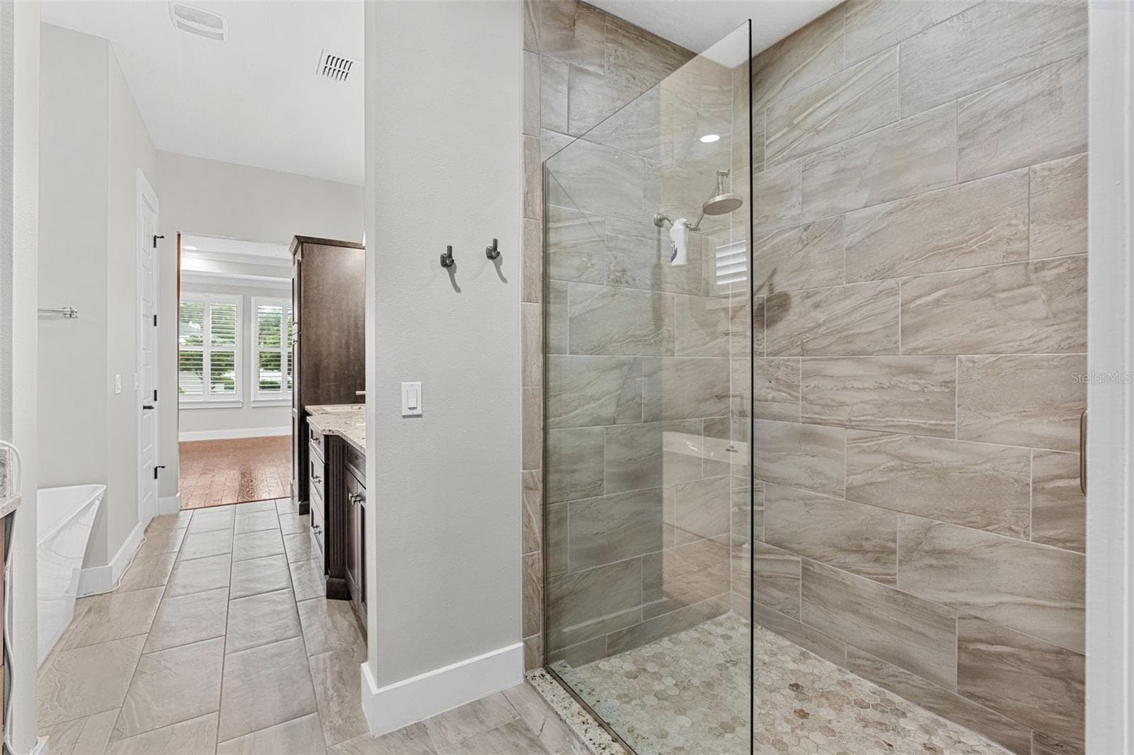 437 CAPEN AVENUE — photo 25 of 36