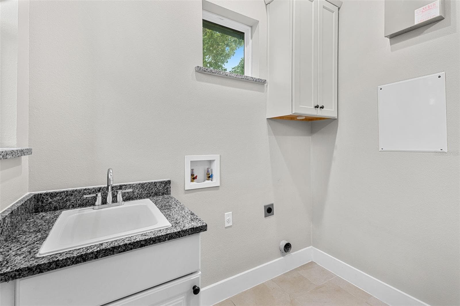 437 CAPEN AVENUE — photo 20 of 36