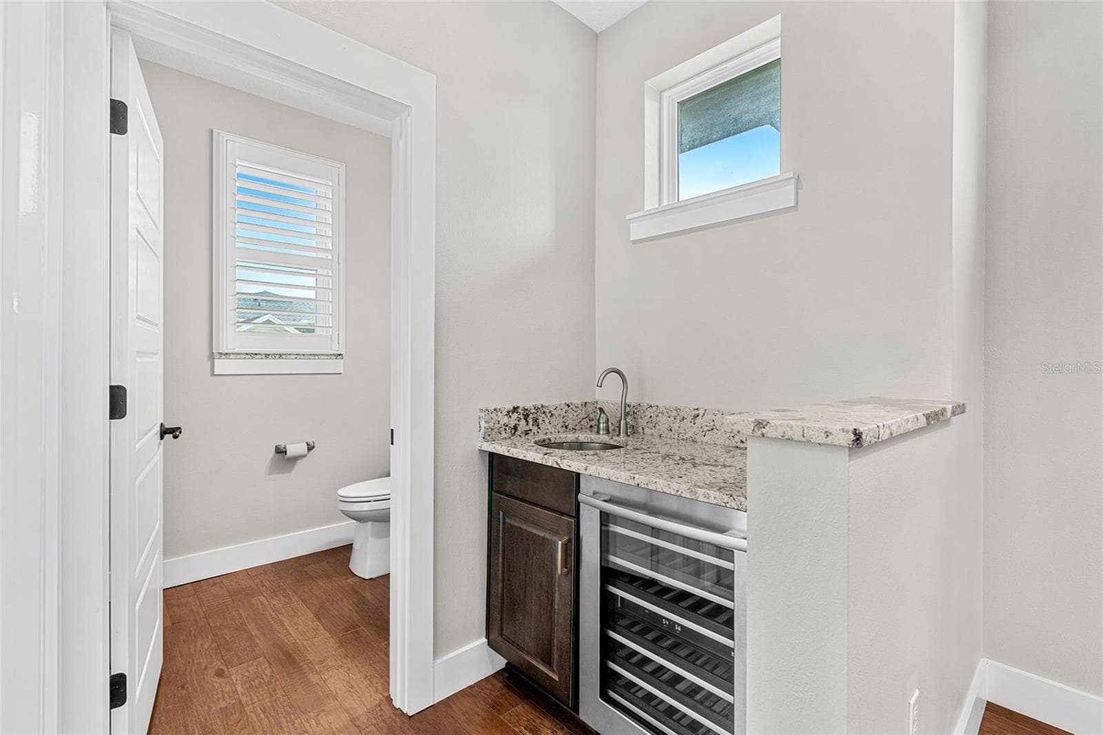 437 CAPEN AVENUE — photo 17 of 36