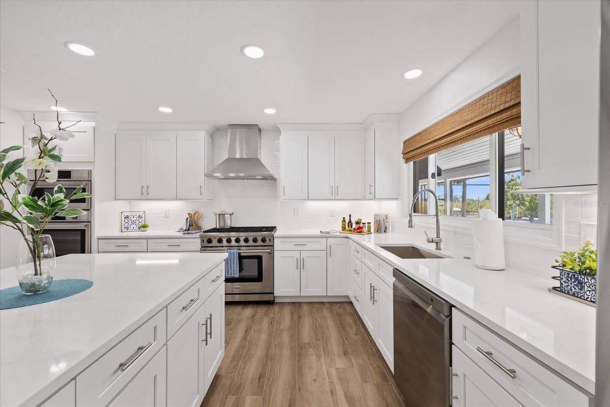 5623 HULL COURT — photo 12 of 98