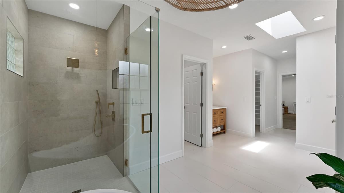 5623 HULL COURT — photo 31 of 98