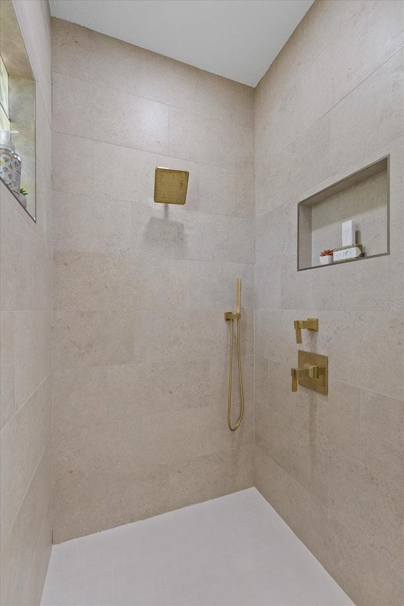 5623 HULL COURT — photo 32 of 98