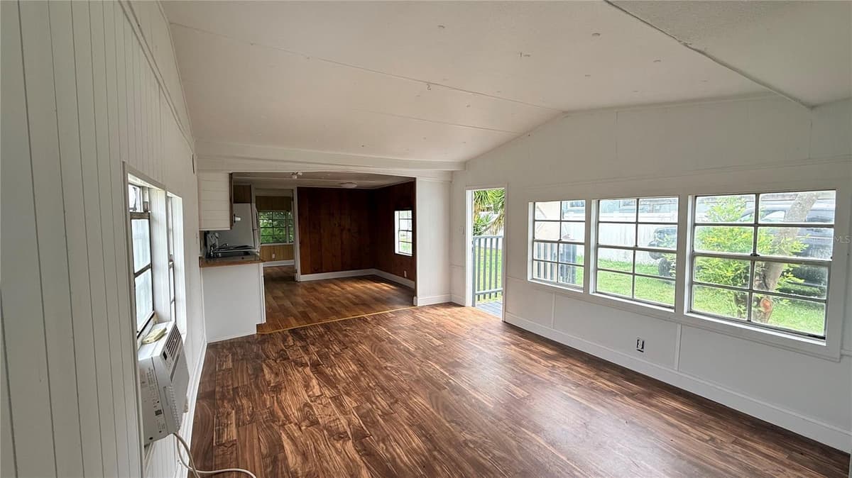 115 WHITFIELD STREET — photo 15 of 28