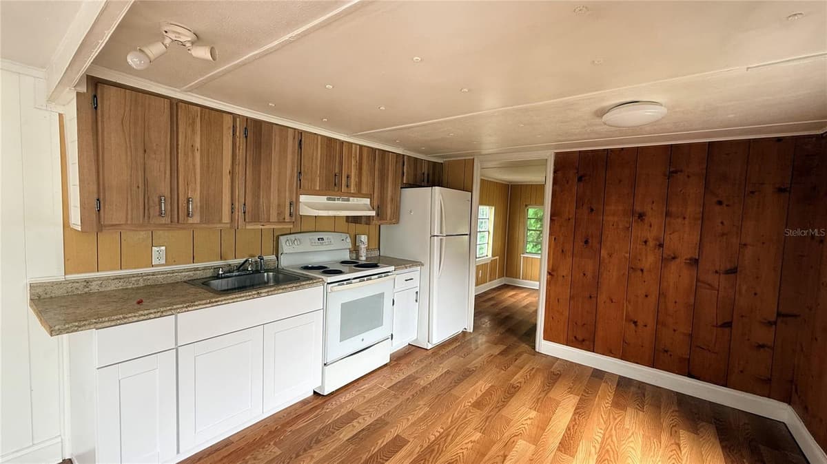 115 WHITFIELD STREET — photo 12 of 28