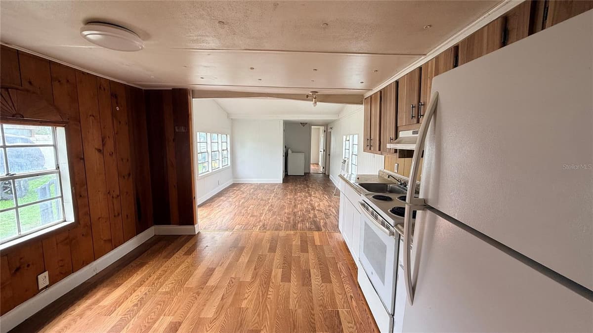 115 WHITFIELD STREET — photo 16 of 28