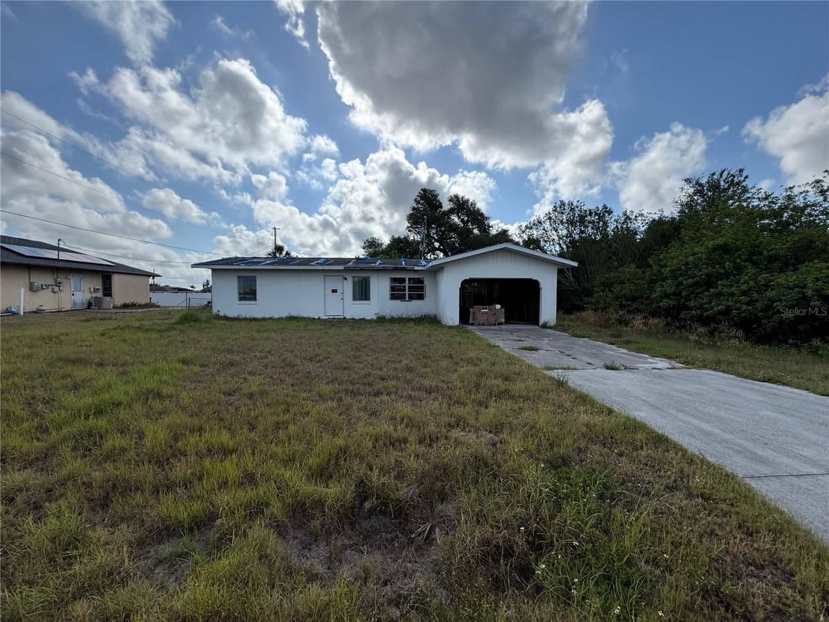 325 TIMBRUCE LANE — photo 4 of 4