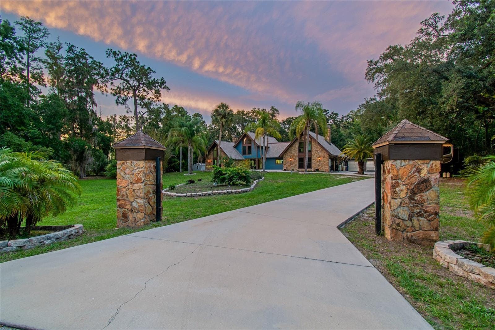 2120 MARQUIS COURT