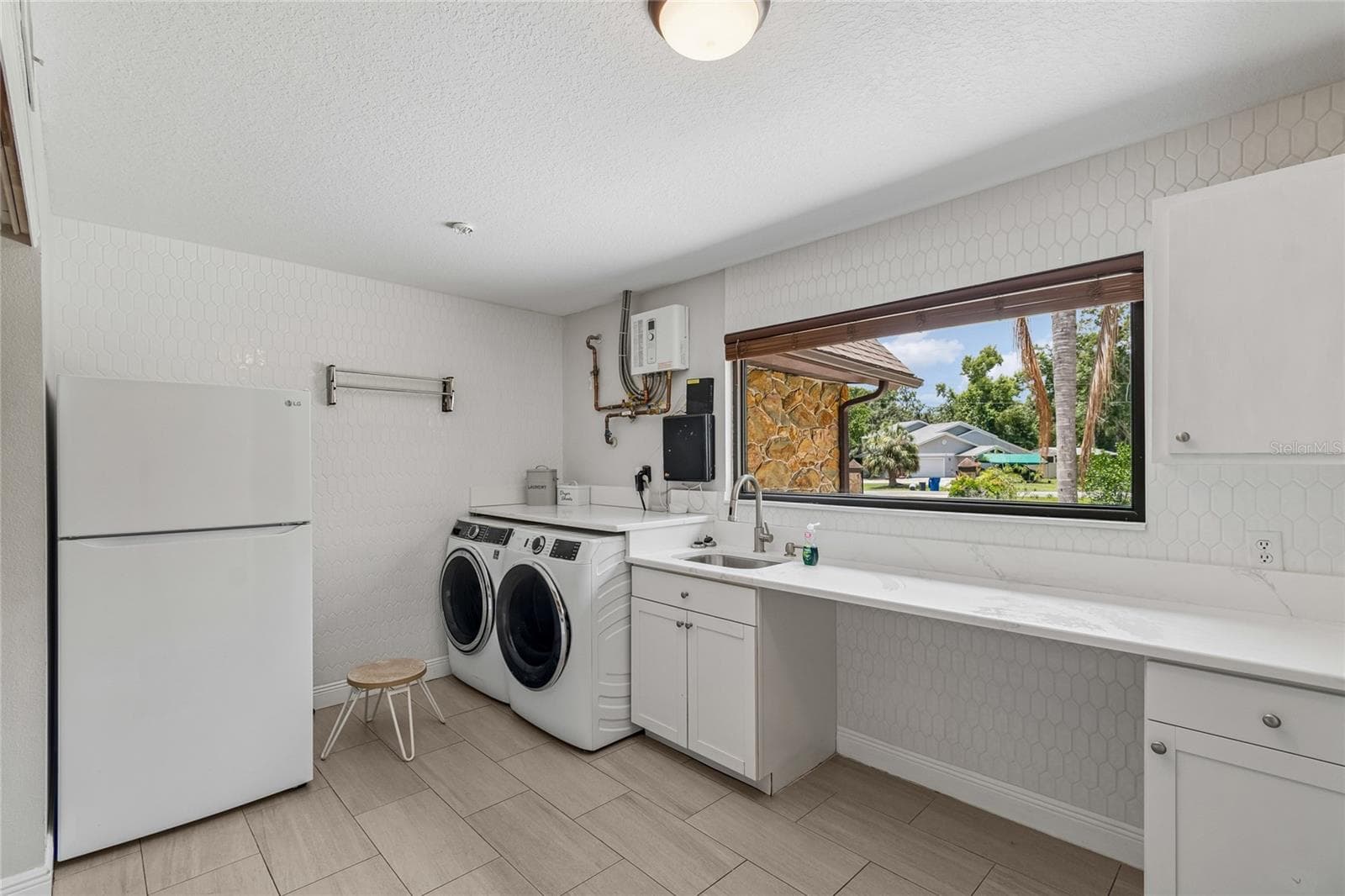 2120 MARQUIS COURT — photo 37 of 52