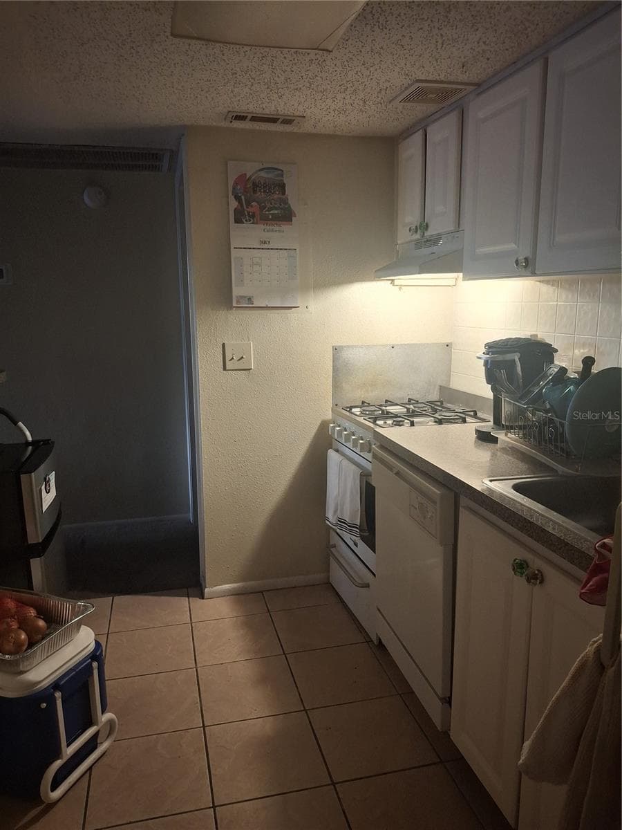 151 OYSTER BAY CIRCLE — photo 3 of 7