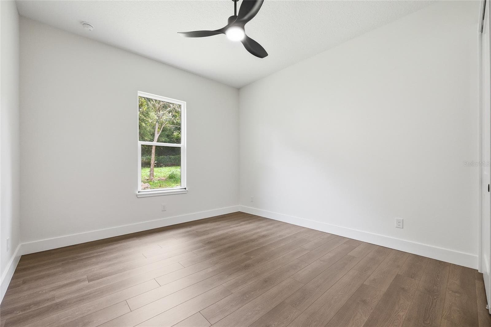 17540 THIRD STREET — photo 22 of 37