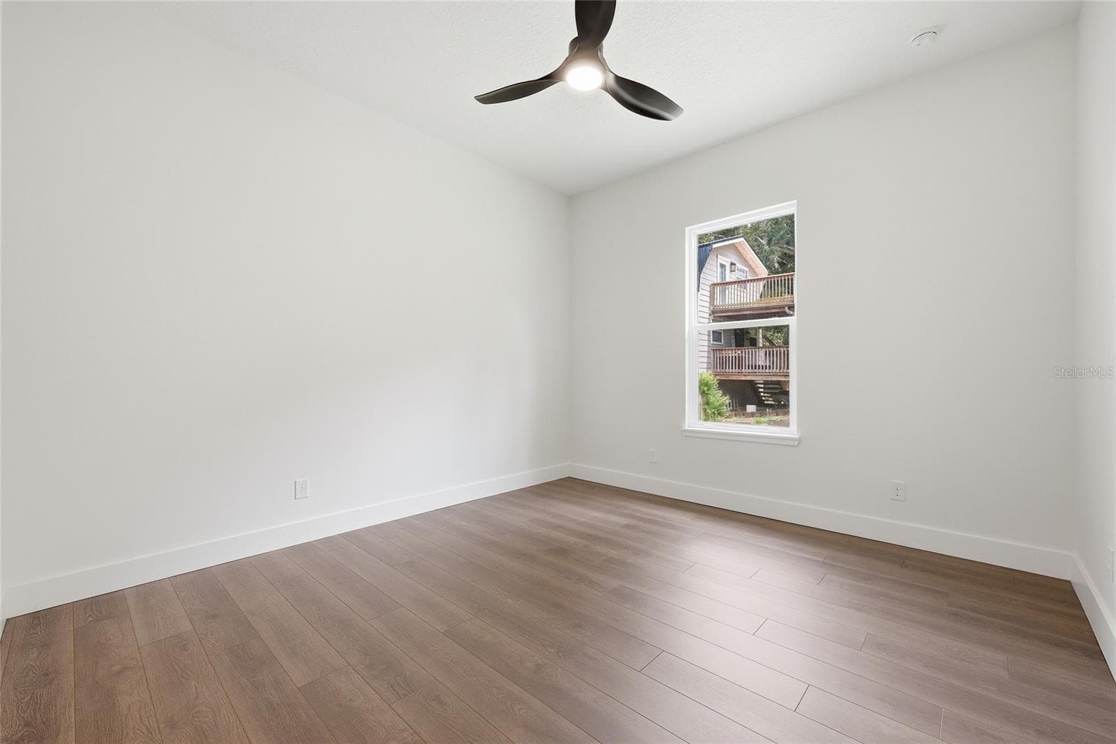 17540 THIRD STREET — photo 24 of 37
