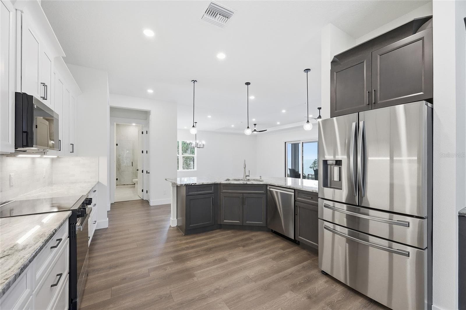 17540 THIRD STREET — photo 10 of 37