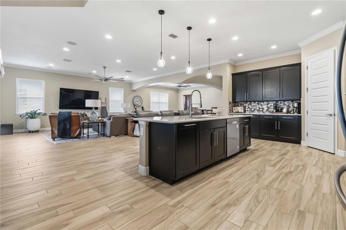7966 WYNDHAM DRIVE — photo 17 of 43