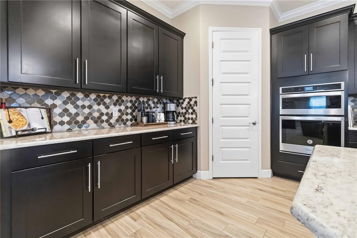 7966 WYNDHAM DRIVE — photo 15 of 43