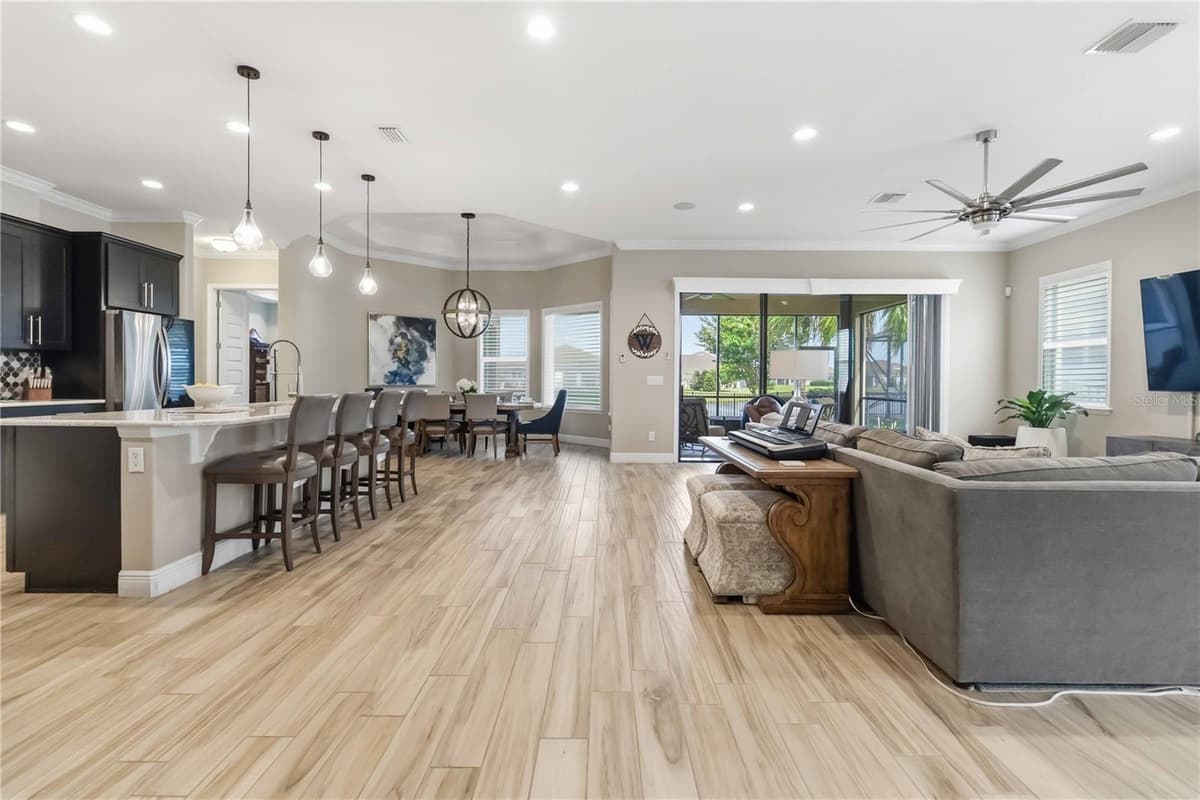 7966 WYNDHAM DRIVE — photo 11 of 43