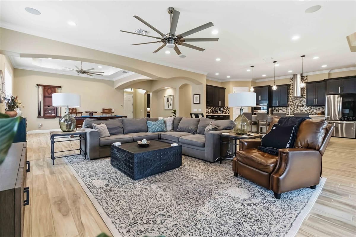 7966 WYNDHAM DRIVE — photo 9 of 43