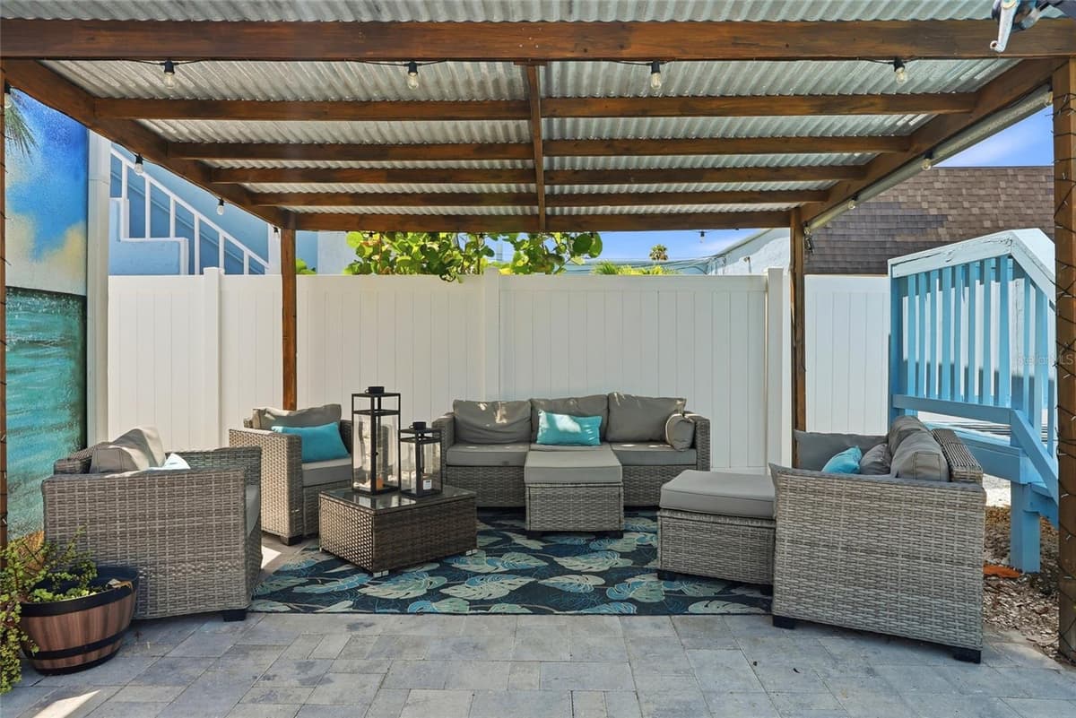 14135 PALM STREET — photo 40 of 60