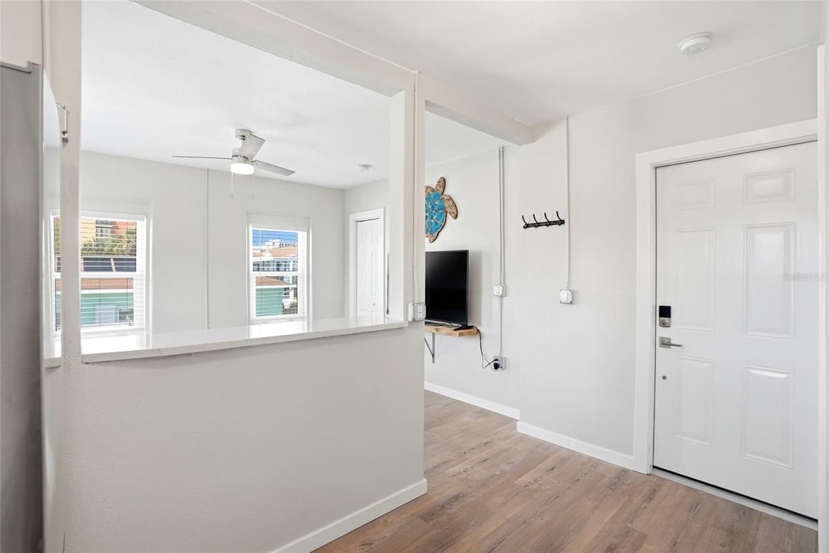 14135 PALM STREET — photo 33 of 60