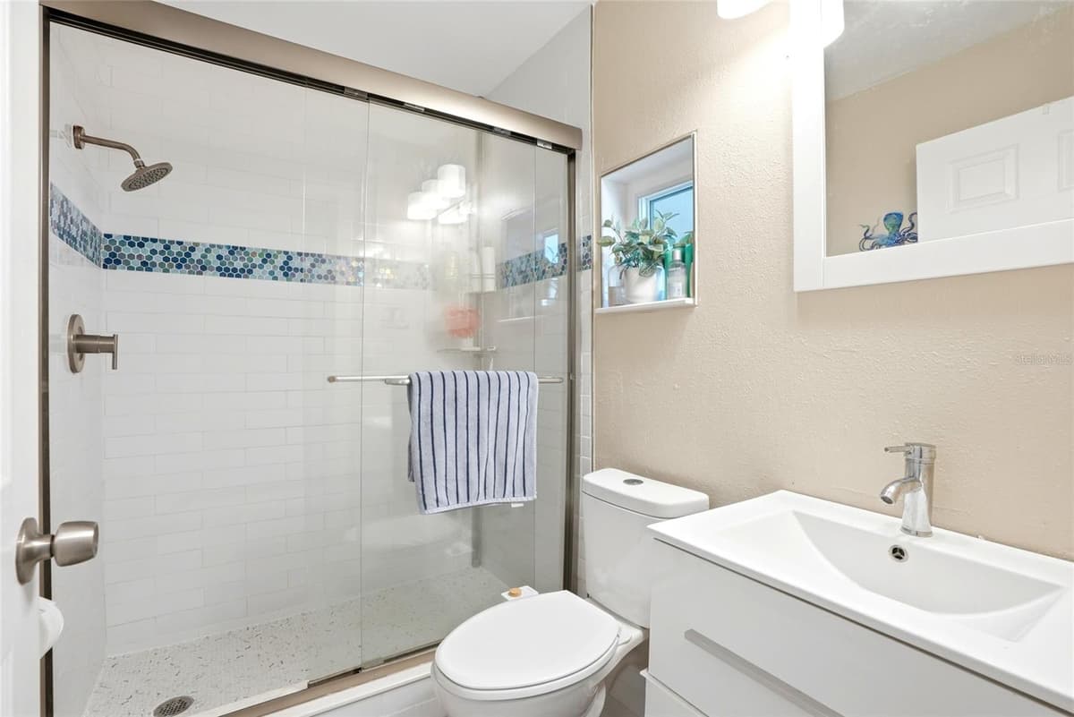 14135 PALM STREET — photo 8 of 60