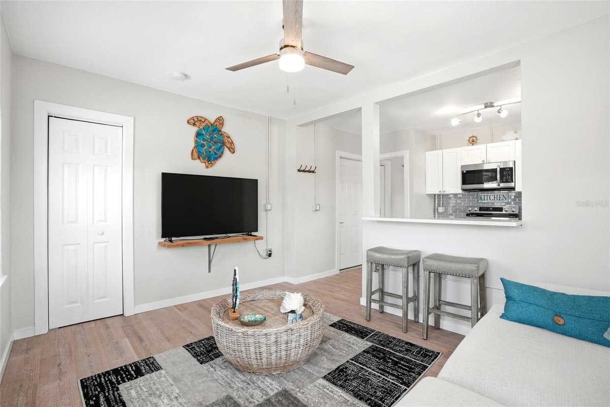 14135 PALM STREET — photo 36 of 60