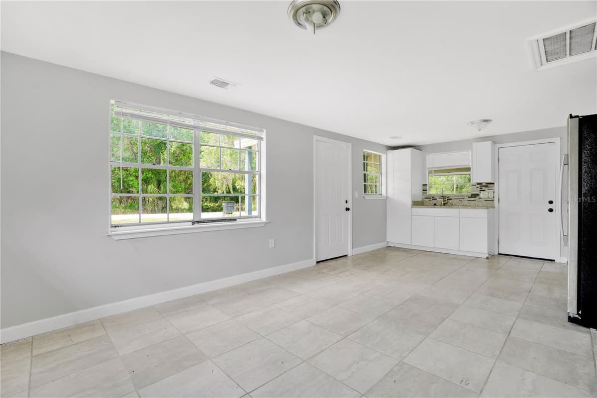 255 HOOKER STREET — photo 8 of 34