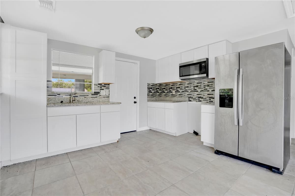 255 HOOKER STREET — photo 6 of 34