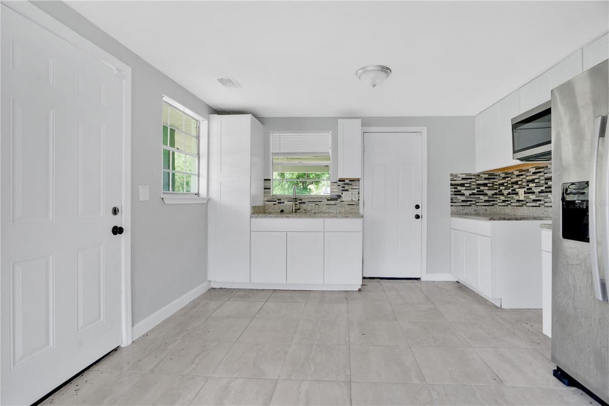 255 HOOKER STREET — photo 7 of 34