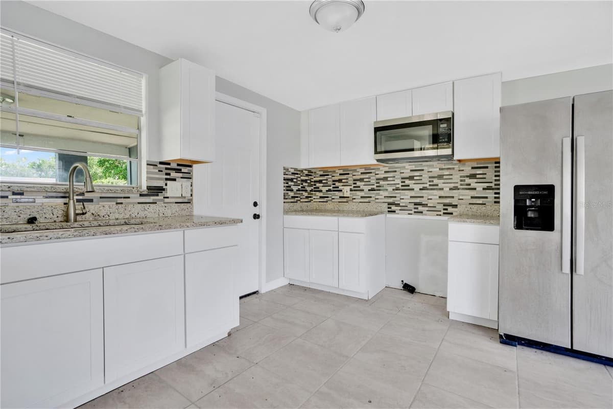 255 HOOKER STREET — photo 11 of 34