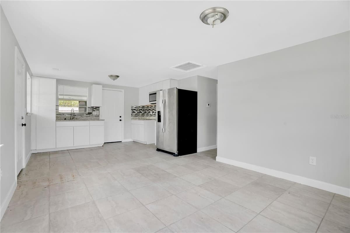 255 HOOKER STREET — photo 9 of 34