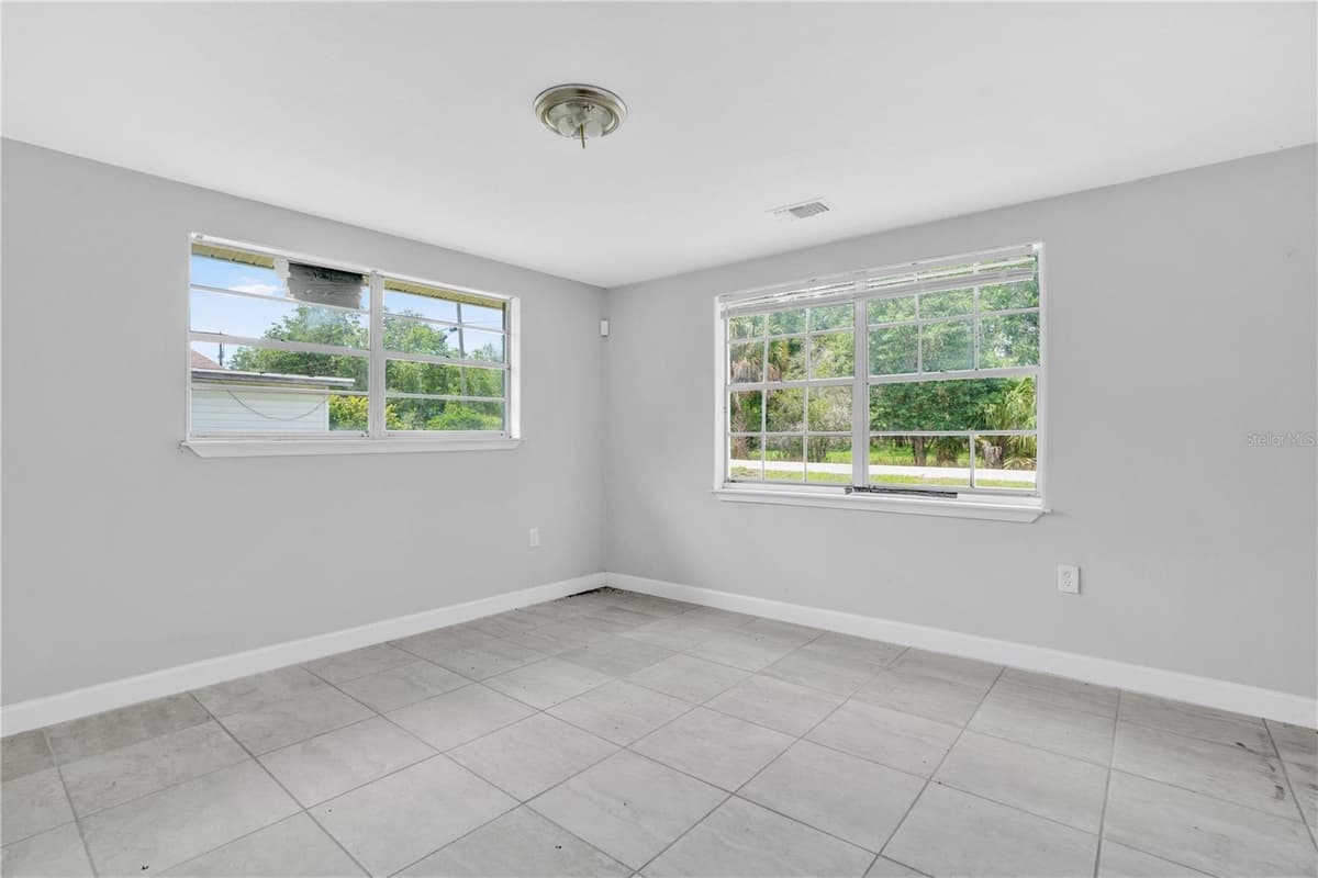 255 HOOKER STREET — photo 5 of 34